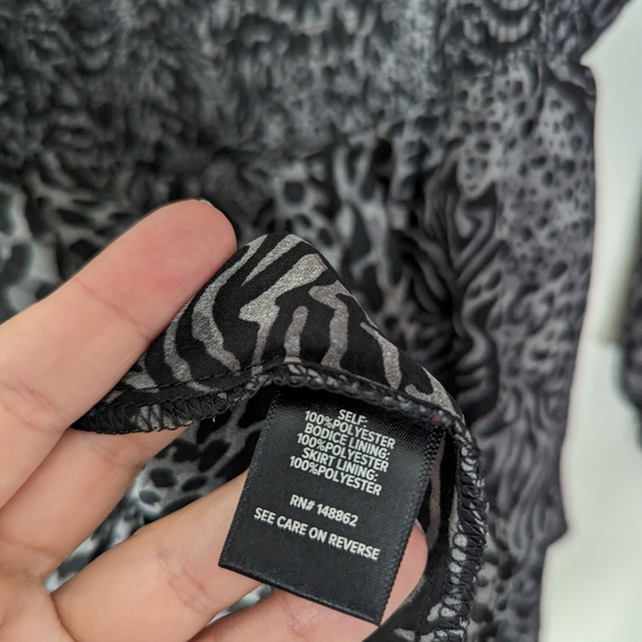 Torrid Babydoll Chiffon Smocked Off-Shoulder Top Animal Print Black Grey Size 5 - Picture 6 of 8